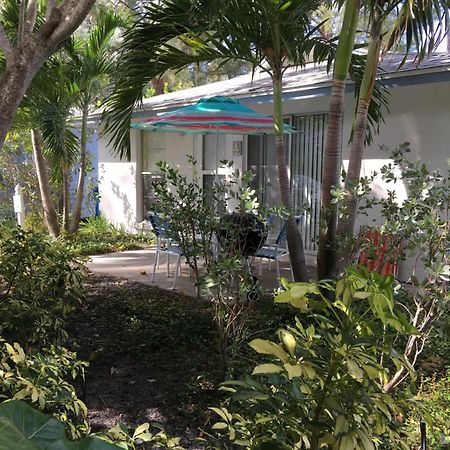Bamboo Apartments Holmes Beach Exterior photo